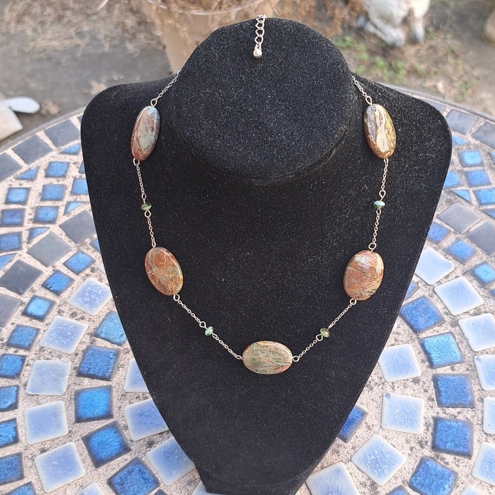 Silvertone Agate Stone Neclace
